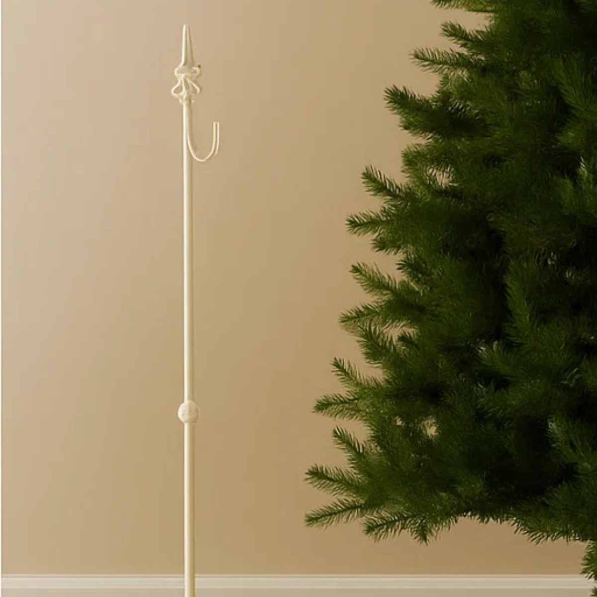 Adjustable White Wreath Stand