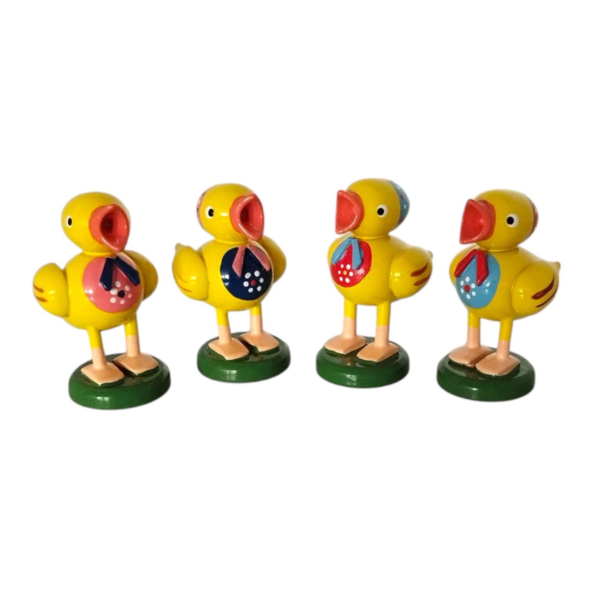 4 chicks